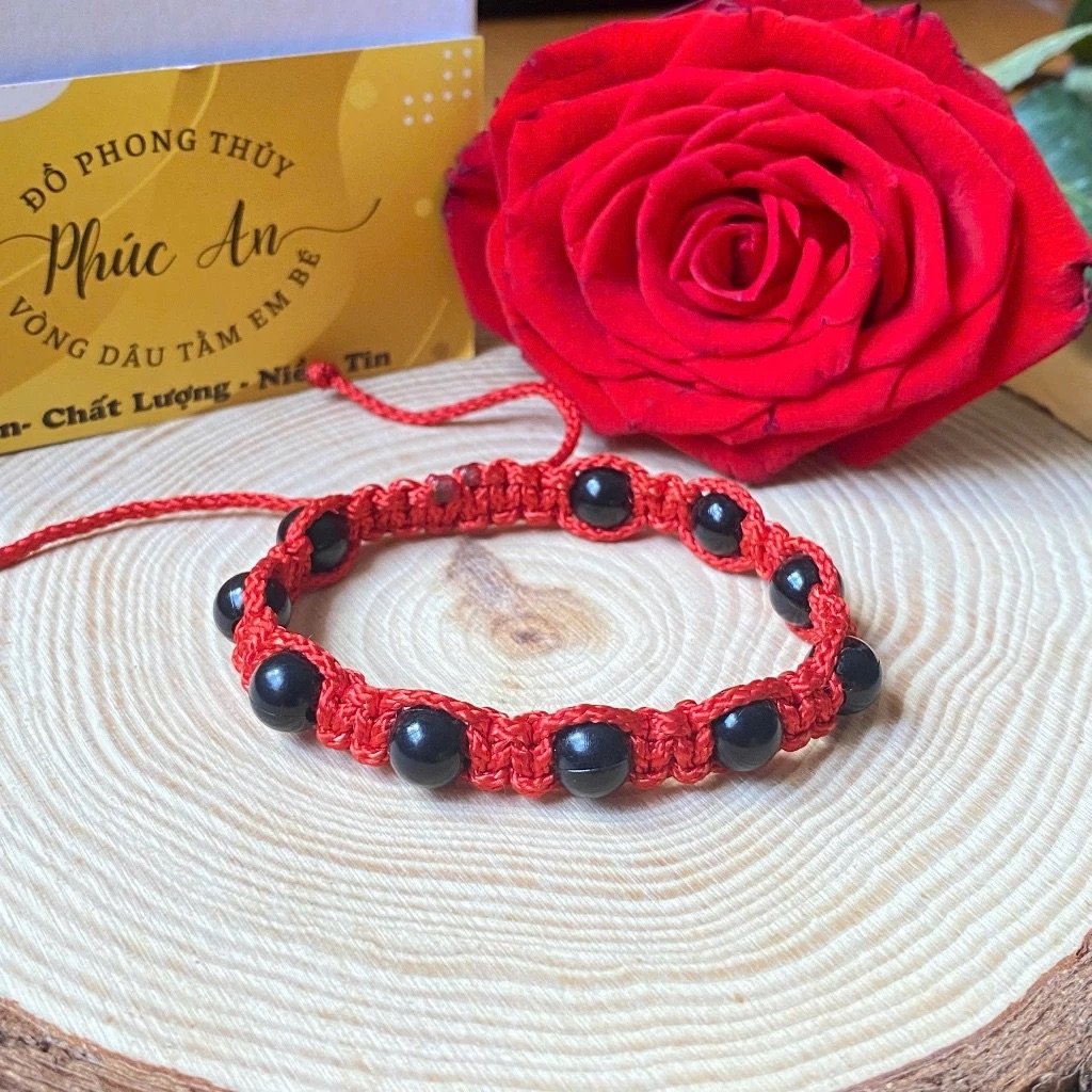 Vòng Tay Chỉ Đỏ May Mắn – Bình An, Tài Lộc, Thành Công